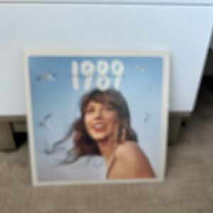 Taylor Swift 1989 vinyl album